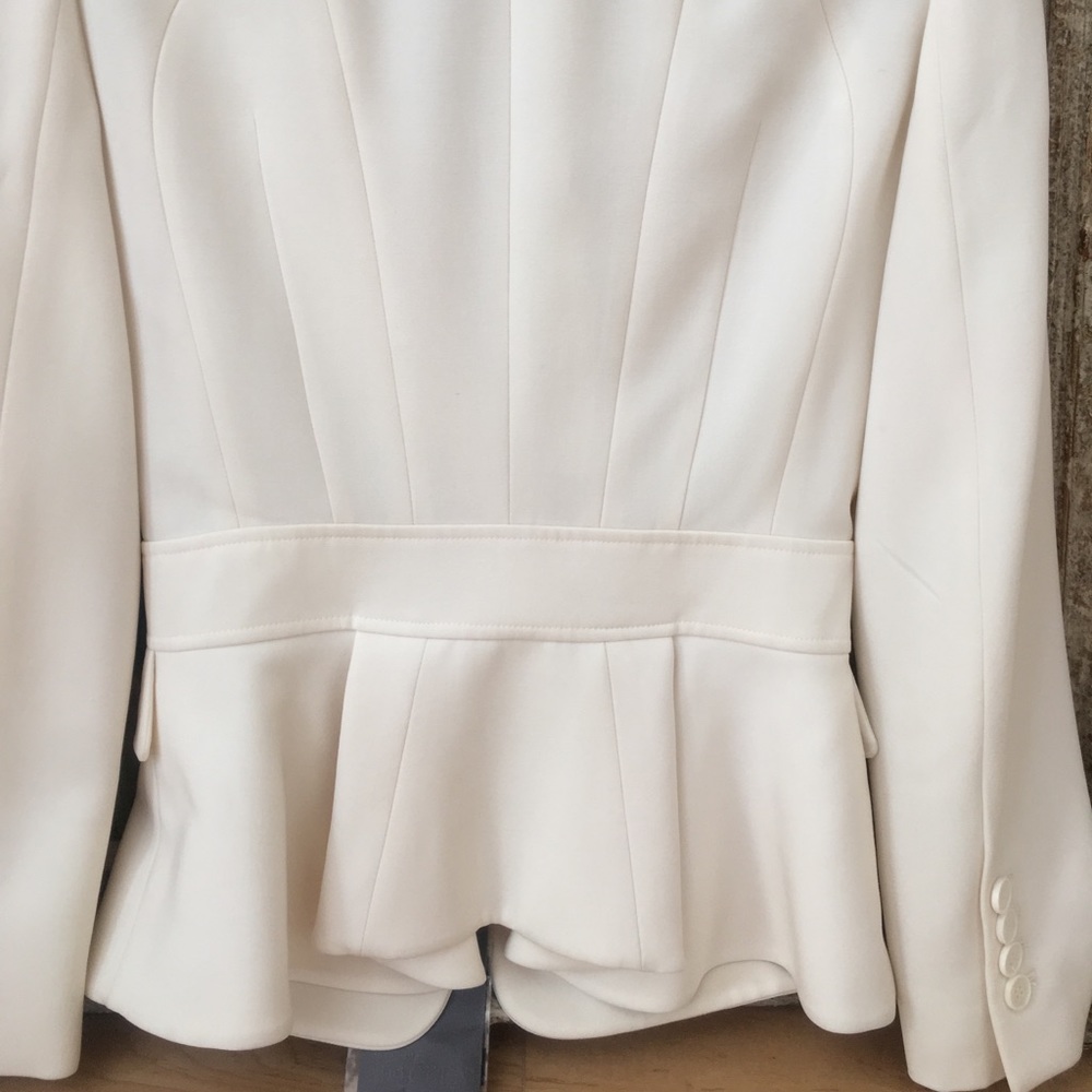 Alexander McQueen Cream One-Button Tailored Blazer - Picture 6 of 12